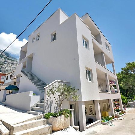 Guesthouse Lara Makarska Exterior photo