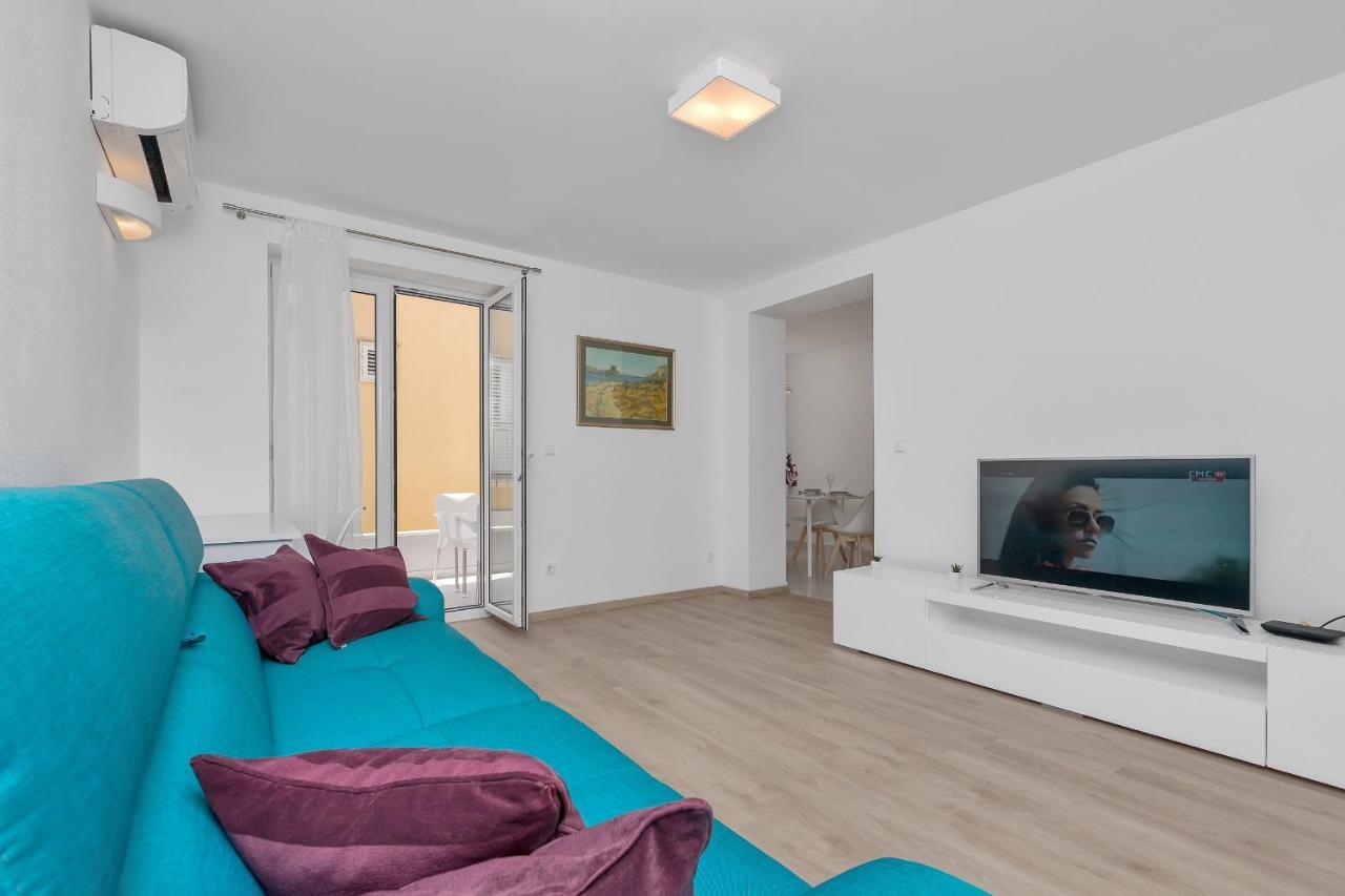 Guesthouse Lara Makarska Exterior photo
