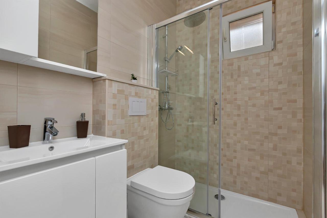Guesthouse Lara Makarska Exterior photo