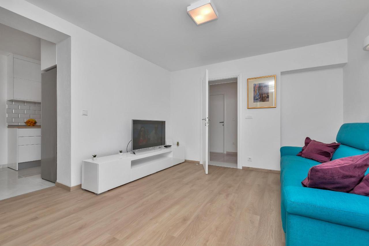 Guesthouse Lara Makarska Exterior photo